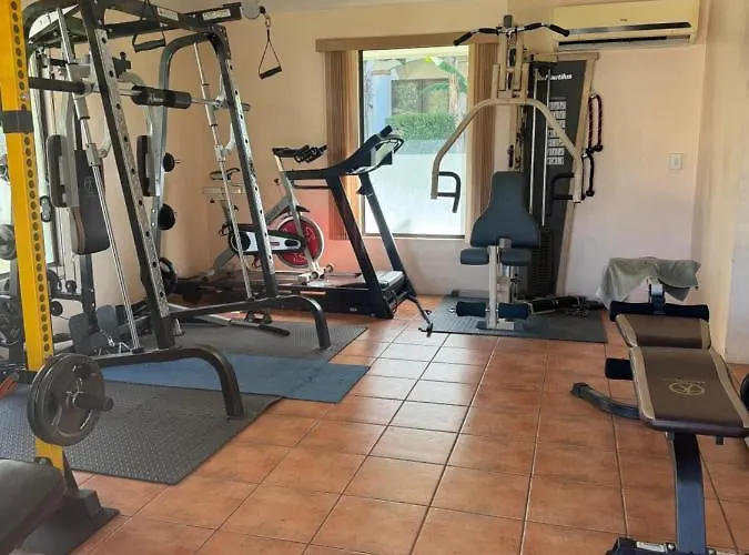 Three Bedroom Sunny Townhome Сasa de vacaciones Coco