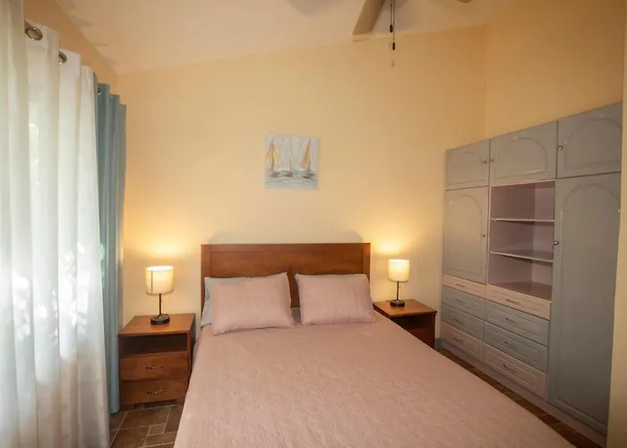 Three Bedroom Sunny Townhome Сasa de vacaciones